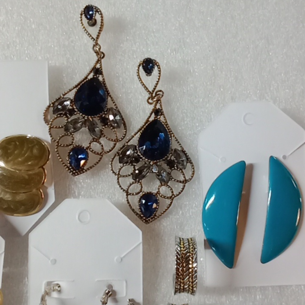 30 Pairs Earrings #A434 - Picture 5 of 10